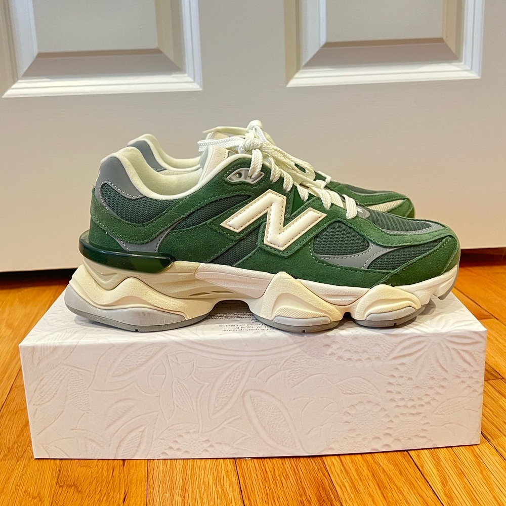 New Balance Forest Green and Cream Sneakers